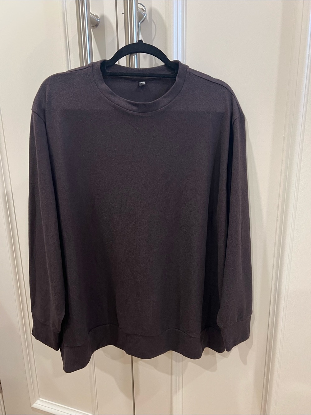 Uniqlo Unisex Crewneck Sweatshirt in Dark Brown